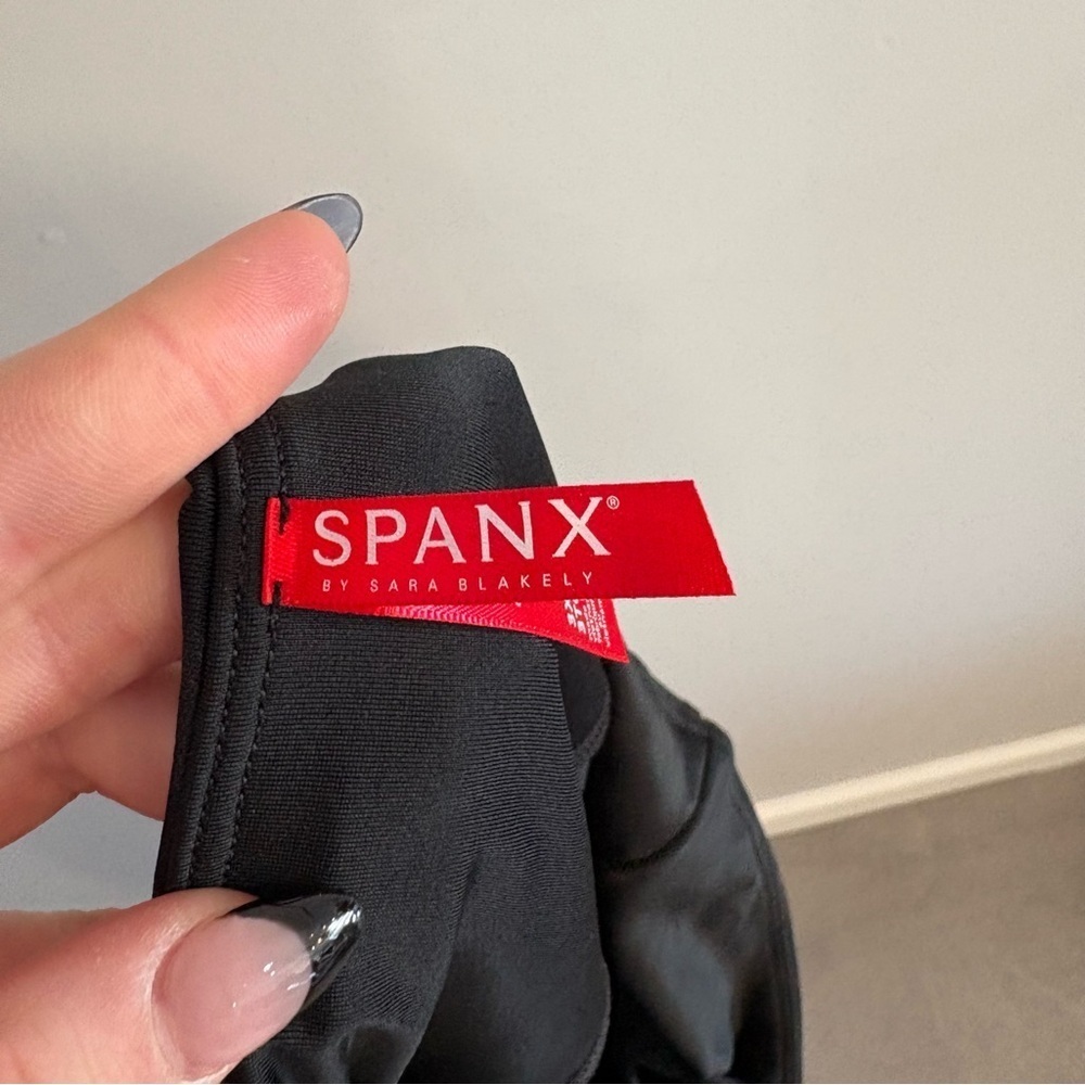 Spanx Plus Size High Waisted Black Camo Leggings 3X - Picture 5 of 5